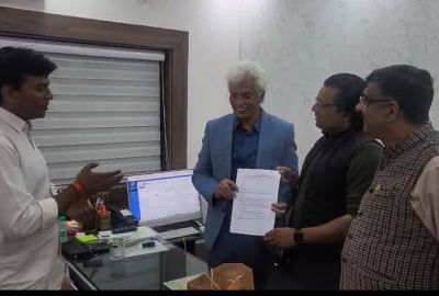 इंदौर हमला प्रकरण: सेंट्रल इंडिया प्रेस क्लब ने भोपाल में जनसंपर्क कमिश्नर को सौंपा ज्ञापन, FIR में कठोर धाराओं और पत्रकार सुरक्षा कानून की मांग।